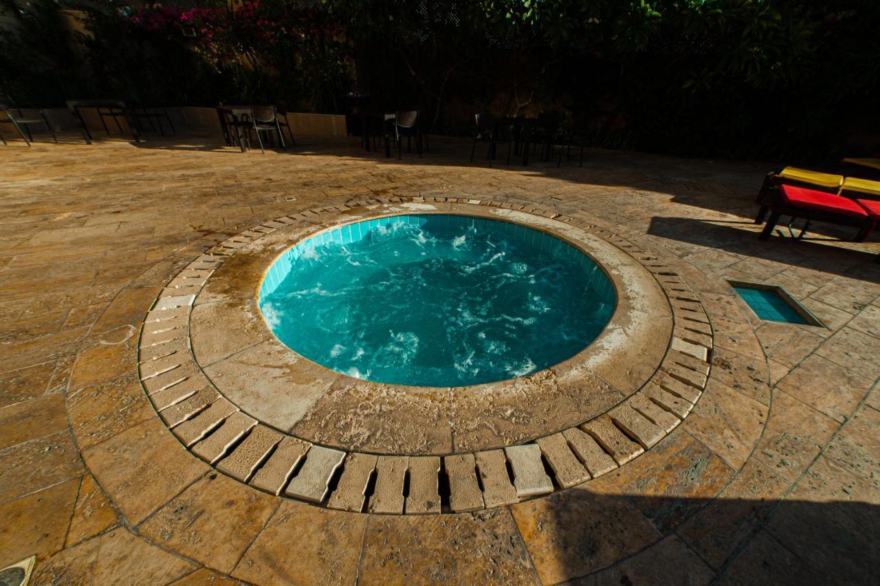 Oryx Hotel Aqaba Luaran gambar A circular spa